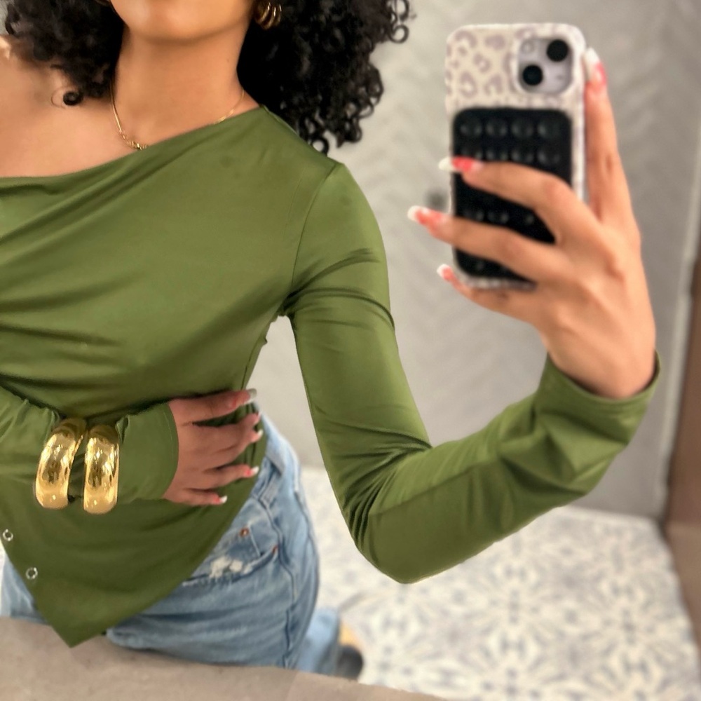 Green Top - Picture 3 of 3